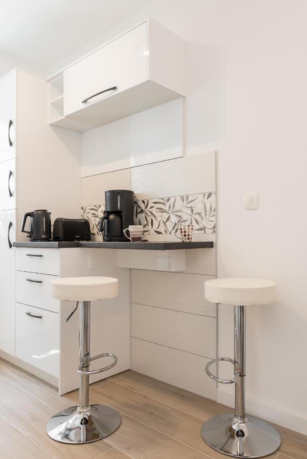 Ferienwohnung New, Private Heated Swimming Pool, Free Parking, Trogir Centar Exterior foto