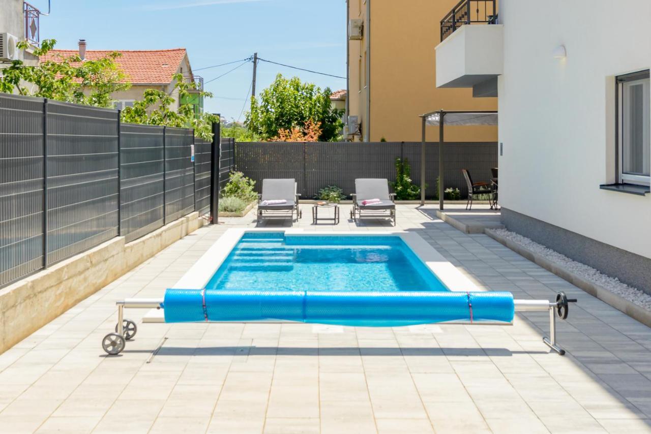 Ferienwohnung New, Private Heated Swimming Pool, Free Parking, Trogir Centar Exterior foto